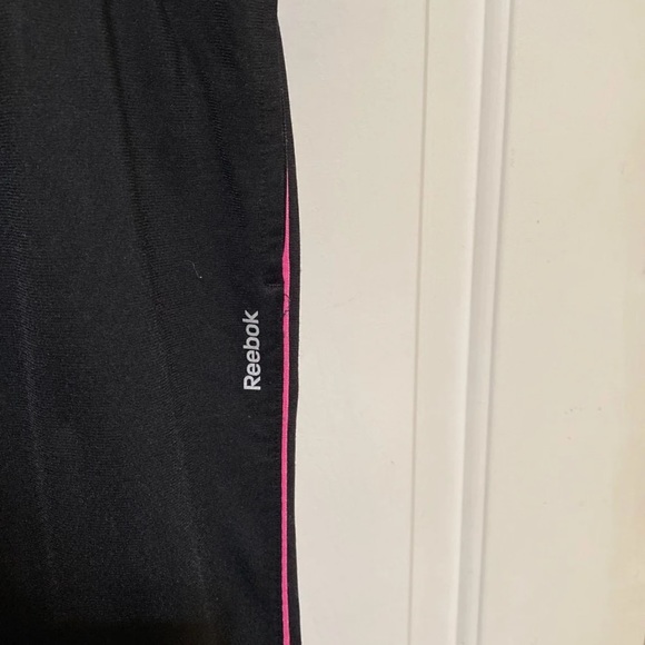 Kids Reebok Pants - Picture 2 of 3